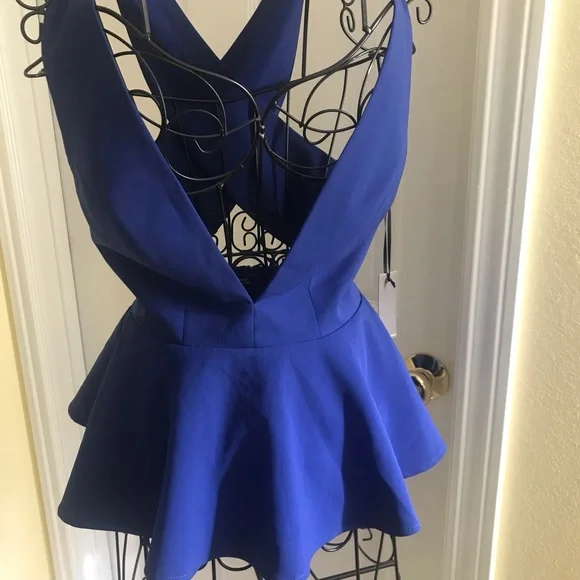 2x HOST PICK Lovers + Friends NWT Open Back Blouse NWT Size XS Gorgeous - Picture 6 of 7